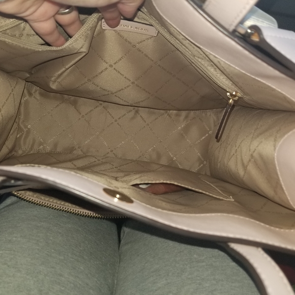 Michael Kors purse and wallet - Picture 3 of 5